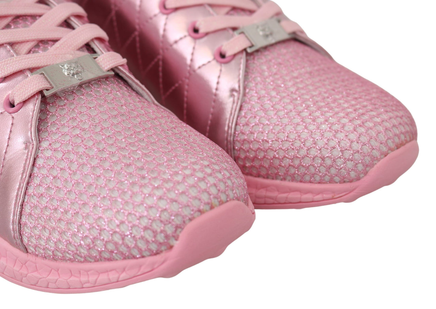  Fashion-forward design with athletic comfort 