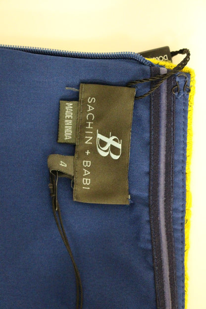 Zip-closure on the backside for easy wear and removal
