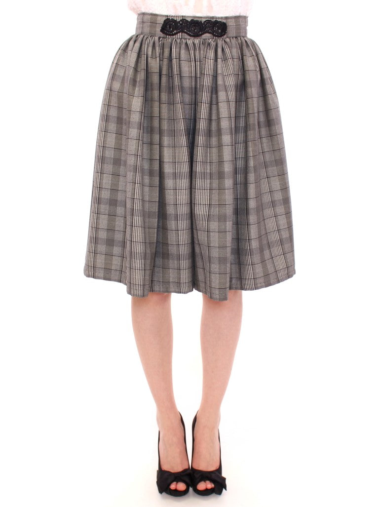 Elegant gray checkered wool shorts skirt with back button and zipper closure
