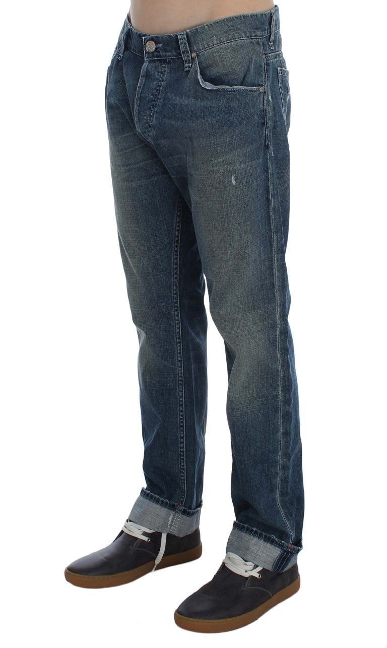 Acht jeans for the modern man, perfect for casual or dressy occasions