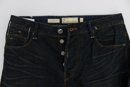  Elegant and sophisticated straight fit jeans crafted with care in Italy 