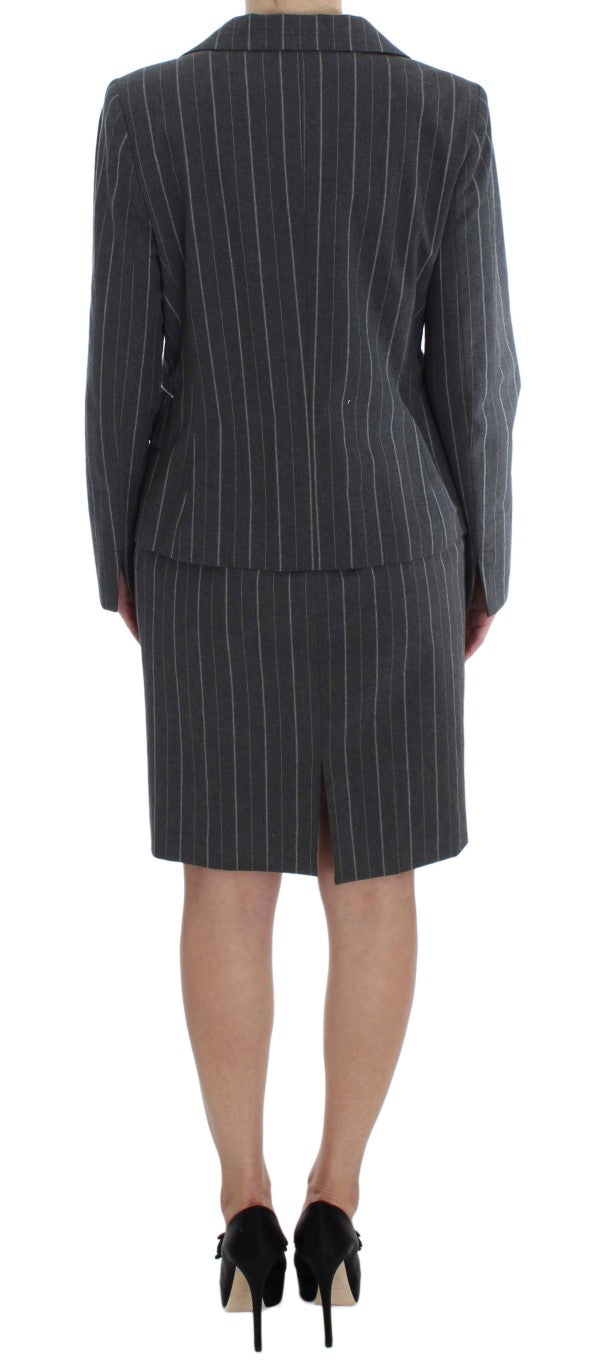 Perfect fusion of classic charm and modern femininity