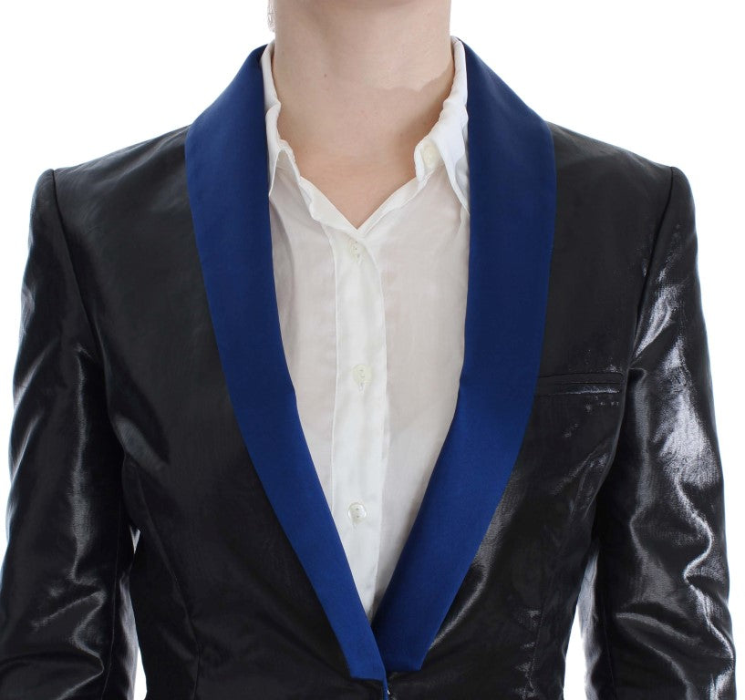 High-quality fabric made of 100% polyester with a lining of 62% viscose and 38% polyester