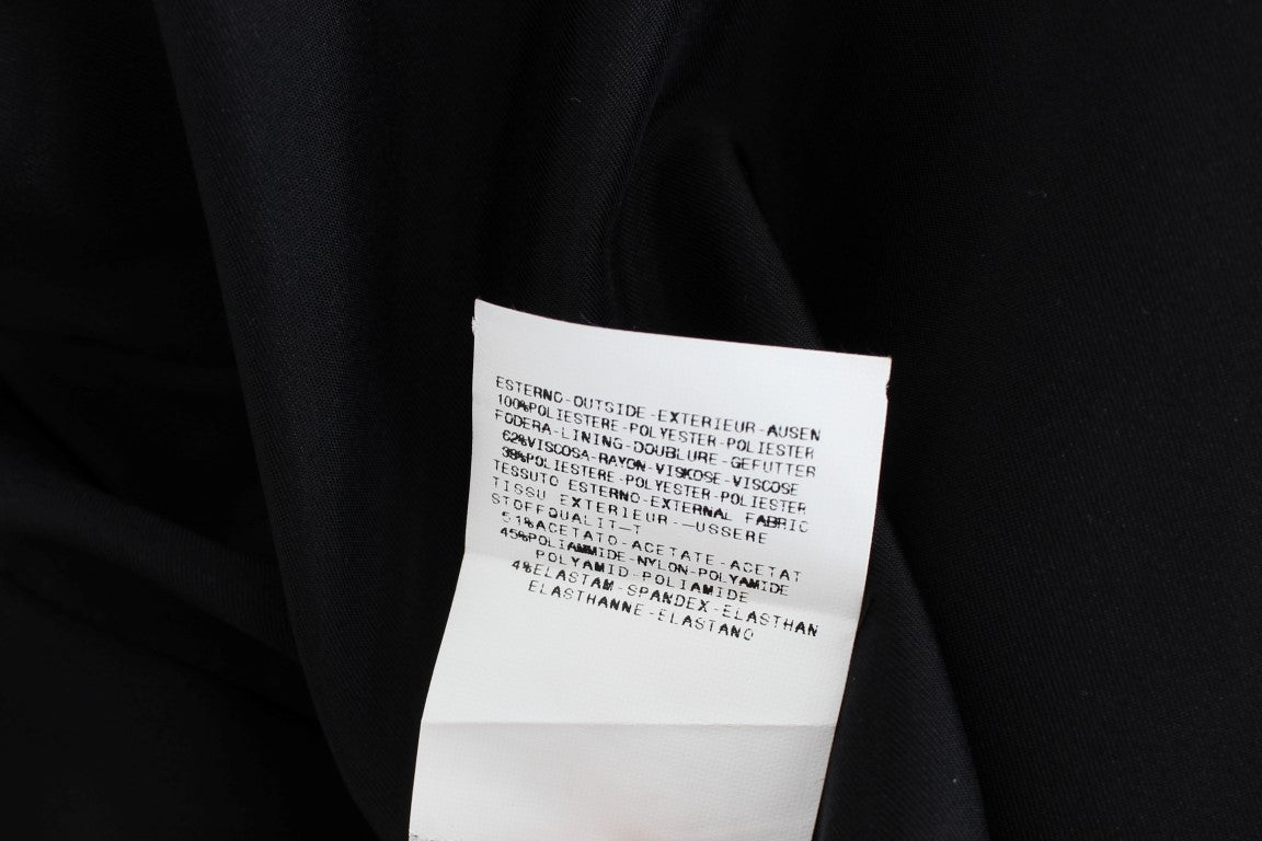 Exte skirt suit designed for confidence and sophistication, ensuring you look and feel your best