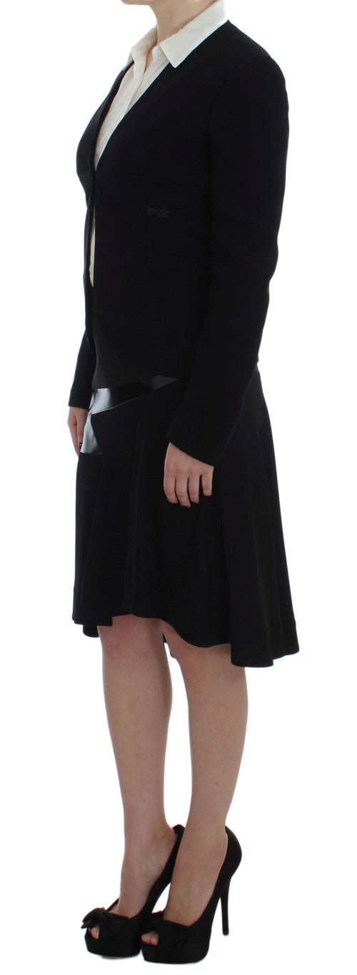  Exte two-piece skirt suit with hook closure and side zipper 