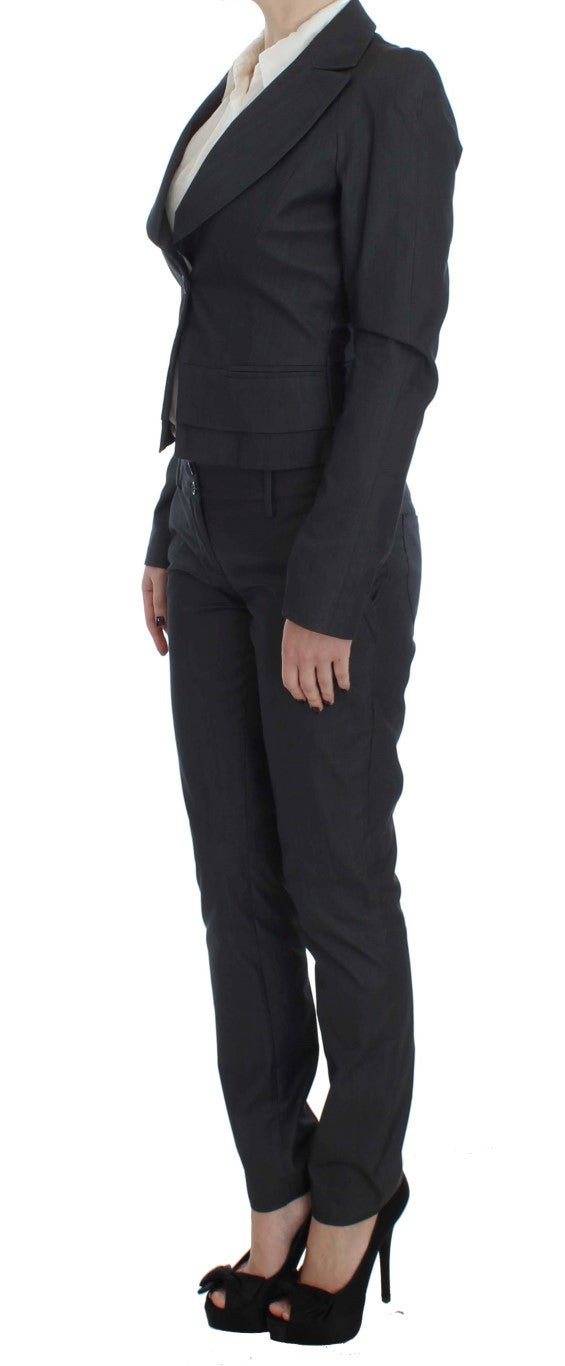 Exte two-piece suit in gray with tailored blazer and sleek pants