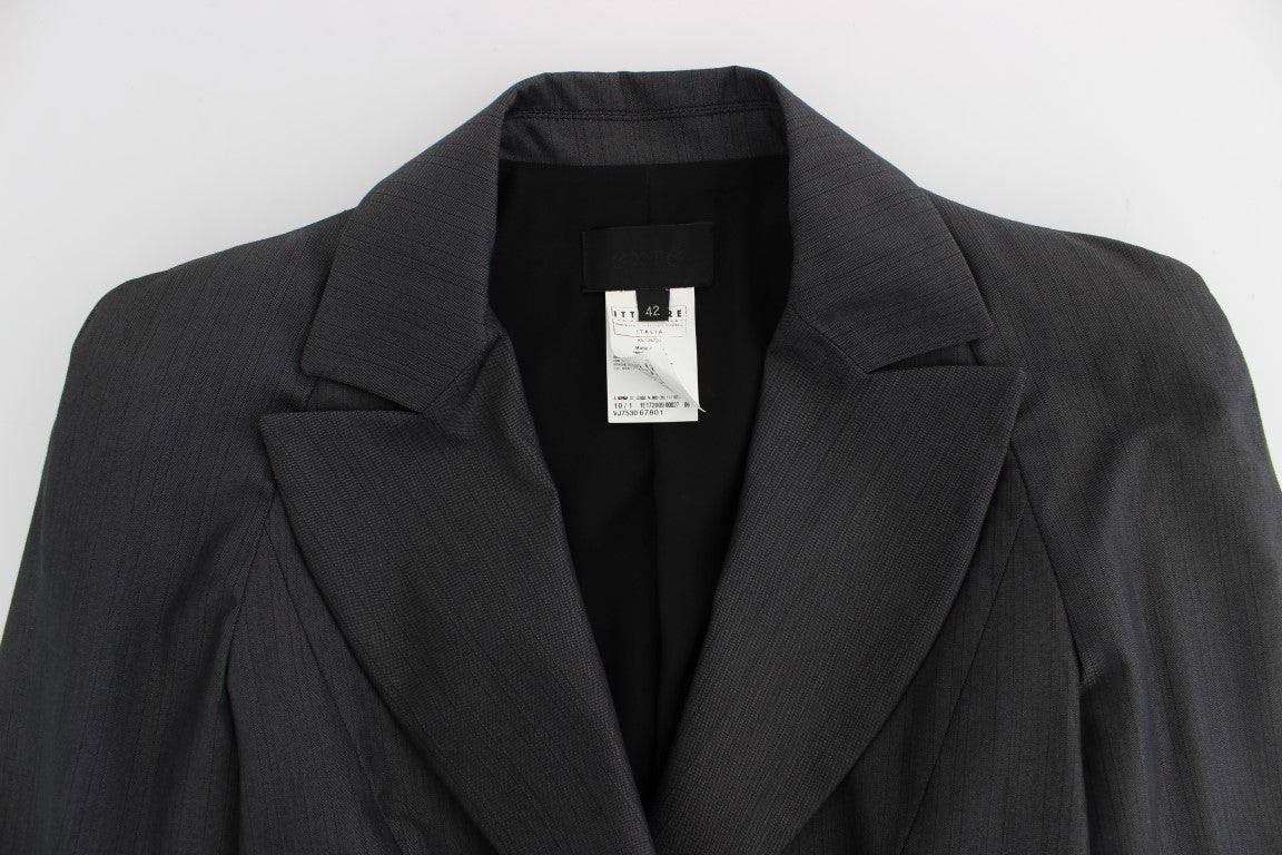 Exte pantsuit ensemble in gray, ideal for the fashion-savvy individual from Italy