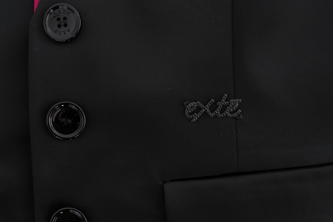  Exte blazer in classic silhouette with a pop of chicness 