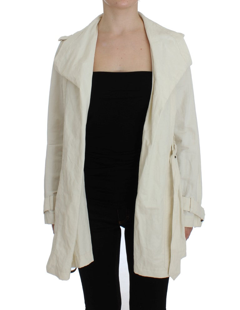 Chic and Elegant White Trench Jacket with Iconic Logo Detail