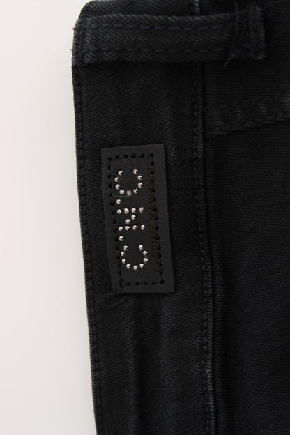 Italian-origin sleek slim-fit jeans with a touch of luxury
