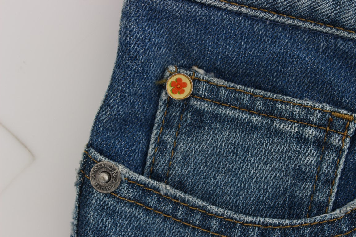 Flattering slim fit blue jeans for the fashion-forward woman