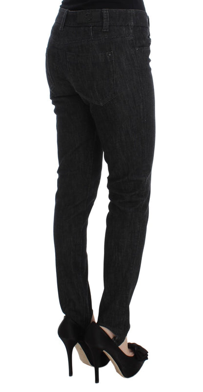  Timeless style and premium quality in these slim-fit jeans 