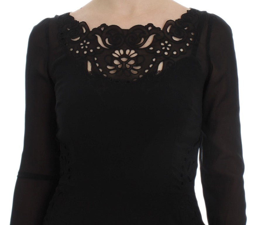 Smooth stretch silk inner lining and convenient back zipper closure