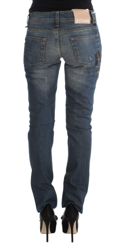 High-end style and comfort perfectly blend in these must-have slim fit blue jeans