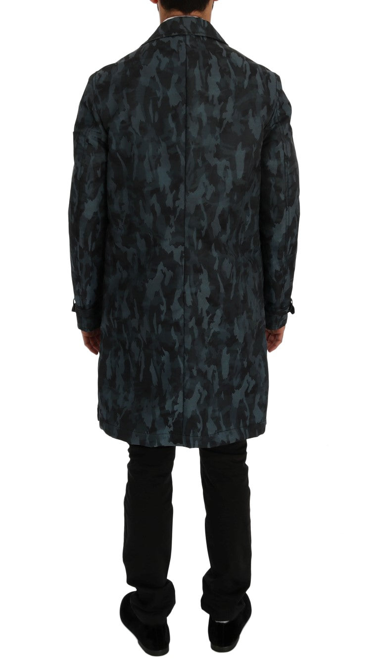 Dual external and internal pockets for functionality in blue trench coat