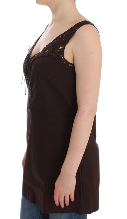 Luxurious cotton blend ensures comfort, exuding Italian craftsmanship and style