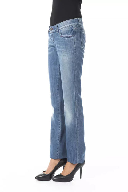 Sleek silhouette with front and back pockets for style and functionality