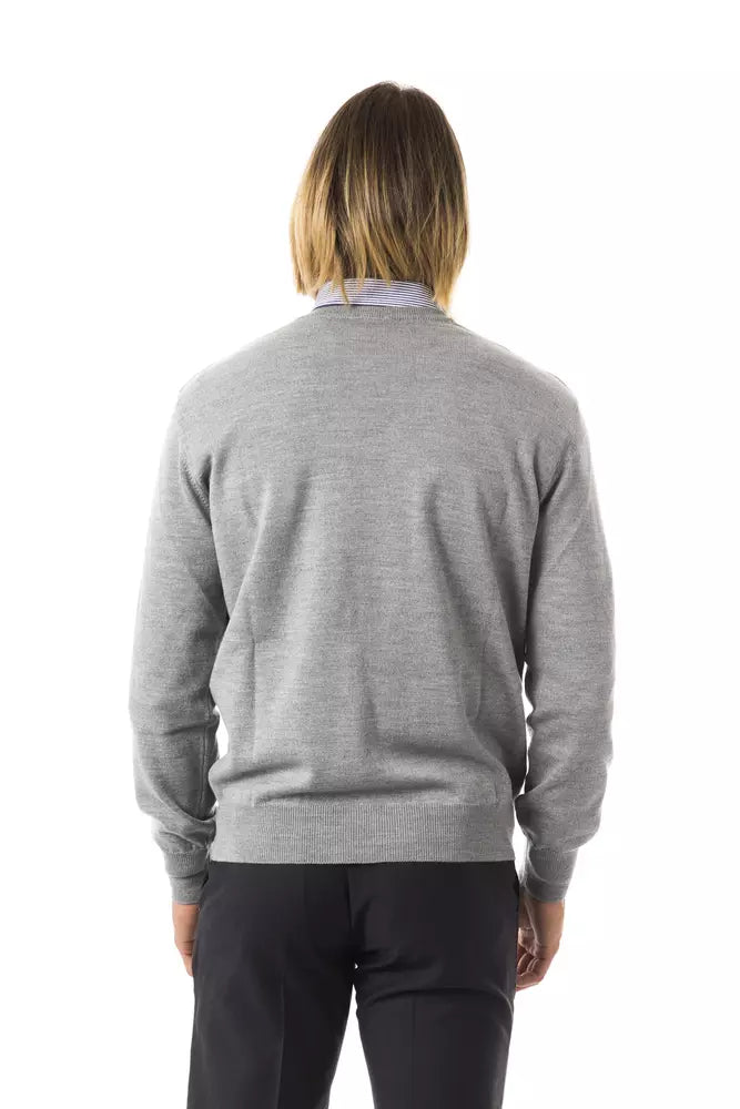 Timeless elegance and sophistication in a gray wool sweater