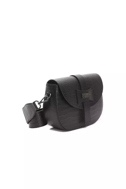 Compact and practical dimensions of 15x24x7 cm for modern trendsetters