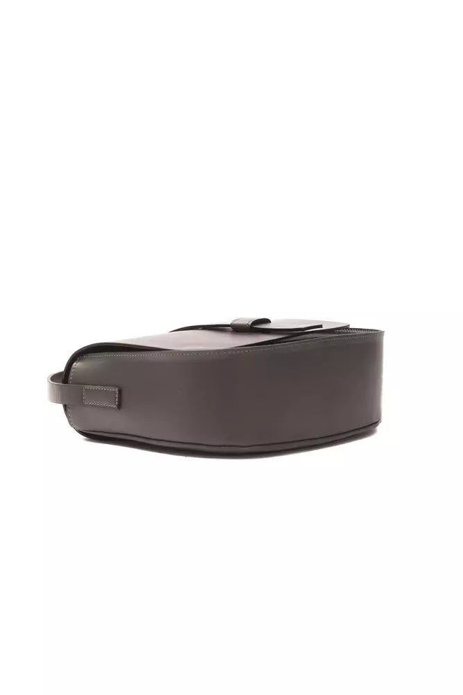 Generous dimensions provide ample space for all essentials