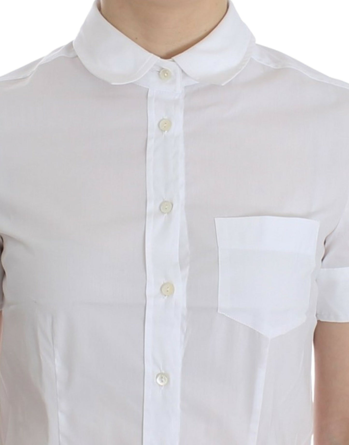 Full button front closure with exquisite chest pocket 