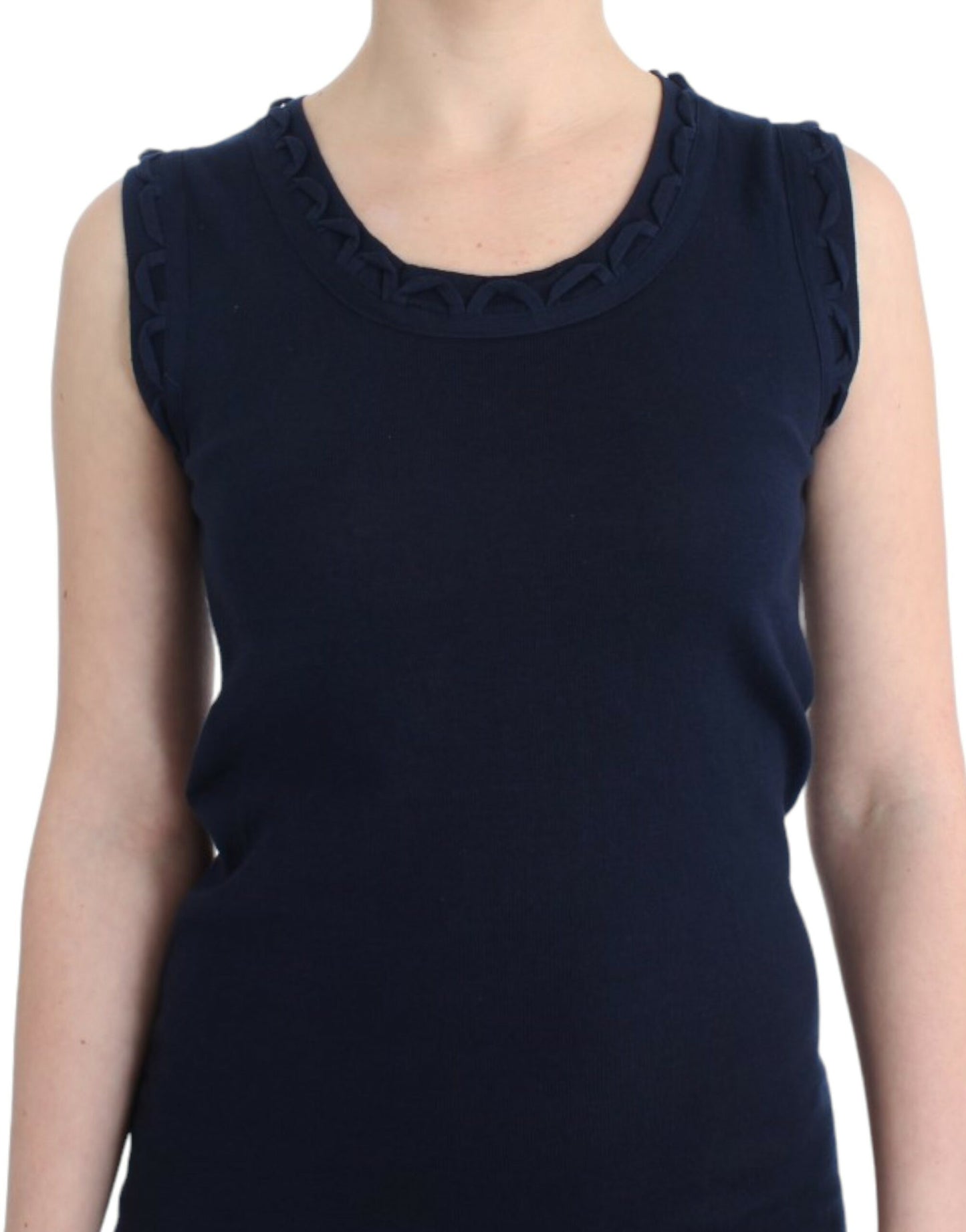  Elegant and sophisticated Knee-Length Blue Dress, perfect for various occasions 
