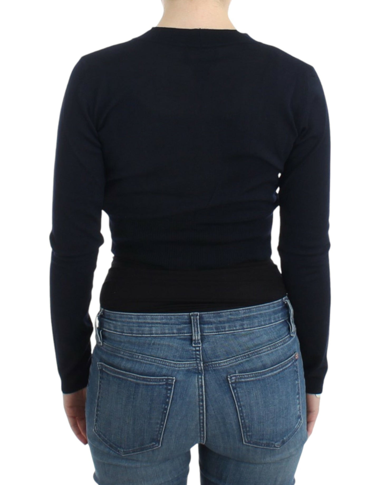Italian-origin, timeless style and comfort with easy button closure