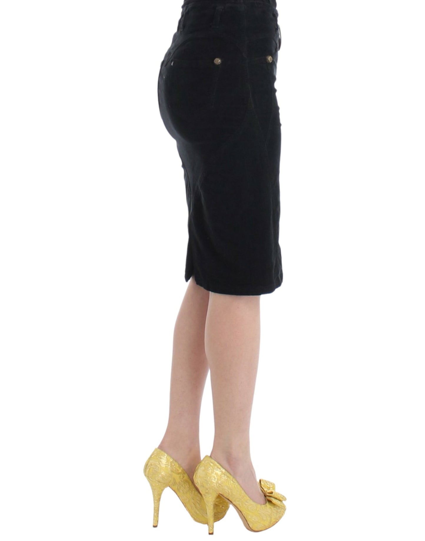 Versatile Straight Skirt Transitions Effortlessly from Day to Night