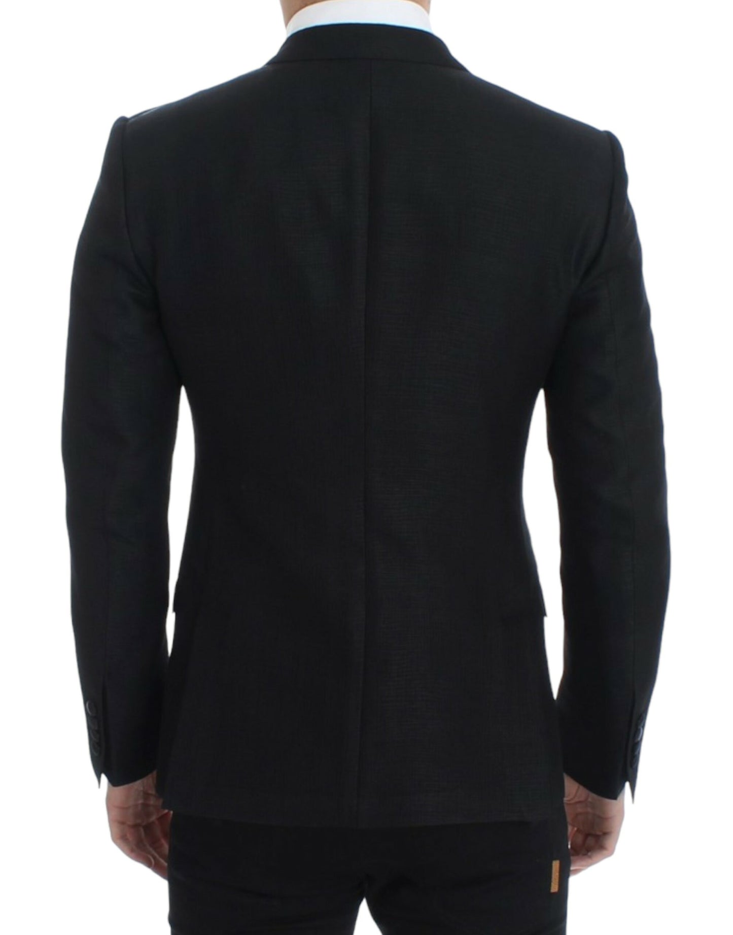 Tailored details and logo accents for impeccable style