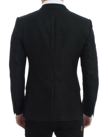 Tailored details and logo accents for impeccable style