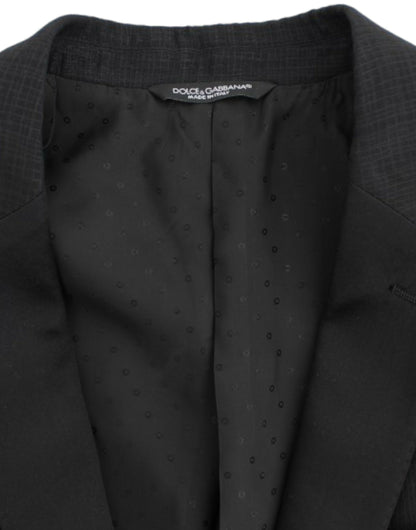 Classic black color for endless styling possibilities