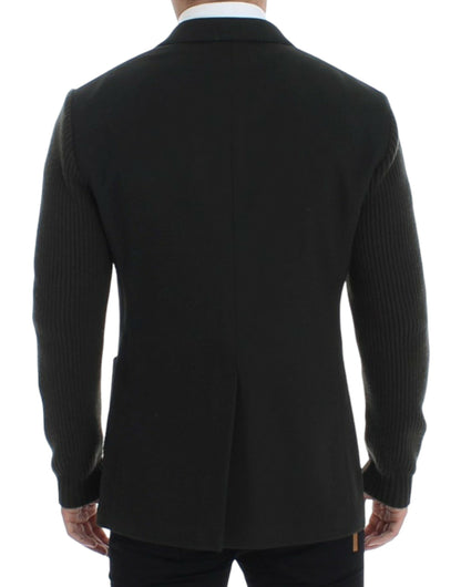 Green single-breasted blazer with three outside and two inside pockets