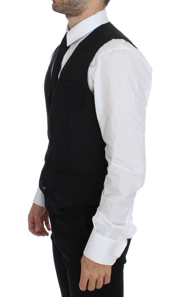Sleek black color paired with semi-transparent wool fabric for modern touch