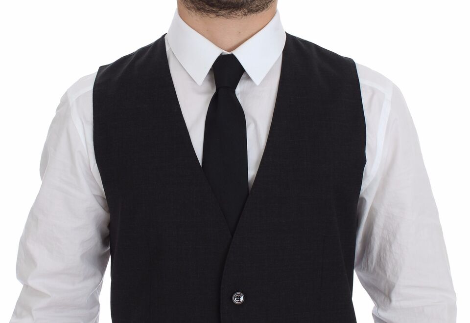 Adjustable back strap for the perfect fit