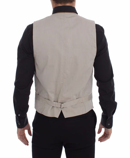  Adjustable back strap, versatile addition to any gentleman’s wardrobe 