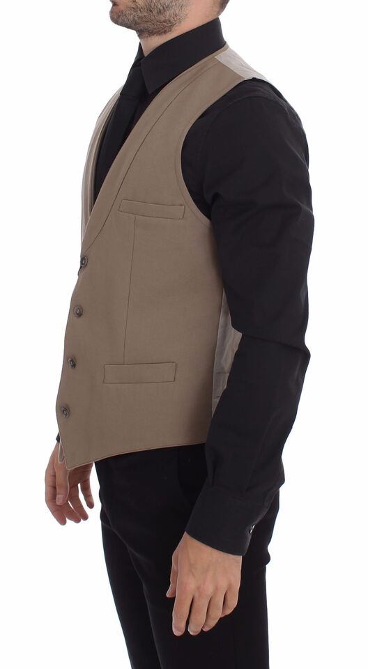  Full front button closure with logo engraved buttons 