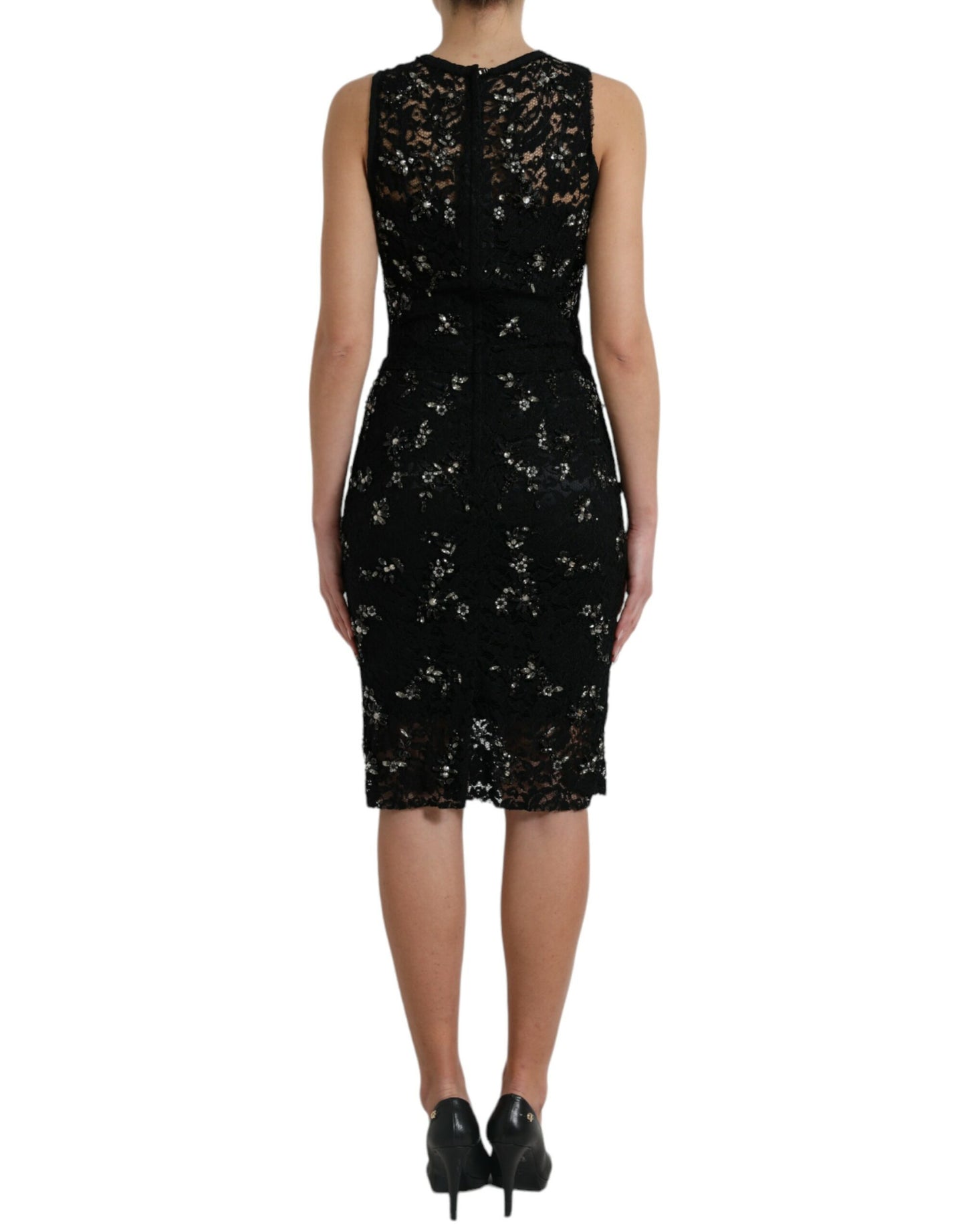 Sleek back zipper closure and sumptuous silk stretch inner lining for comfort