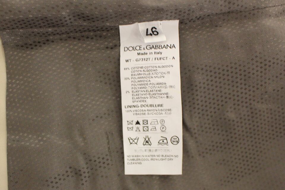 Elegance and quality synonymous with the Dolce & Gabbana brand, made with 65% Cotton, 2% Elastane, 33% Polyamide