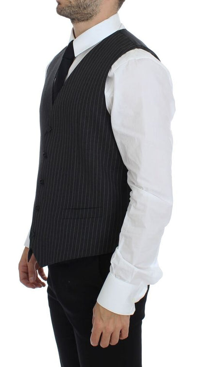  Sophisticated Italian craftsmanship in a gray wool vest 