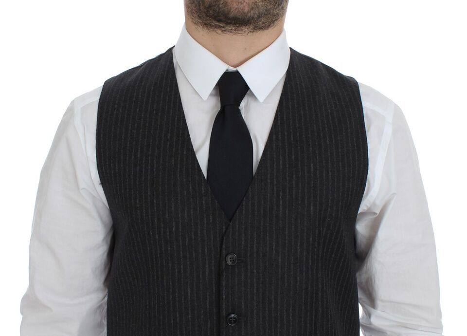 Luxurious Dolce & Gabbana single-breasted vest made from 100% wool in Italy