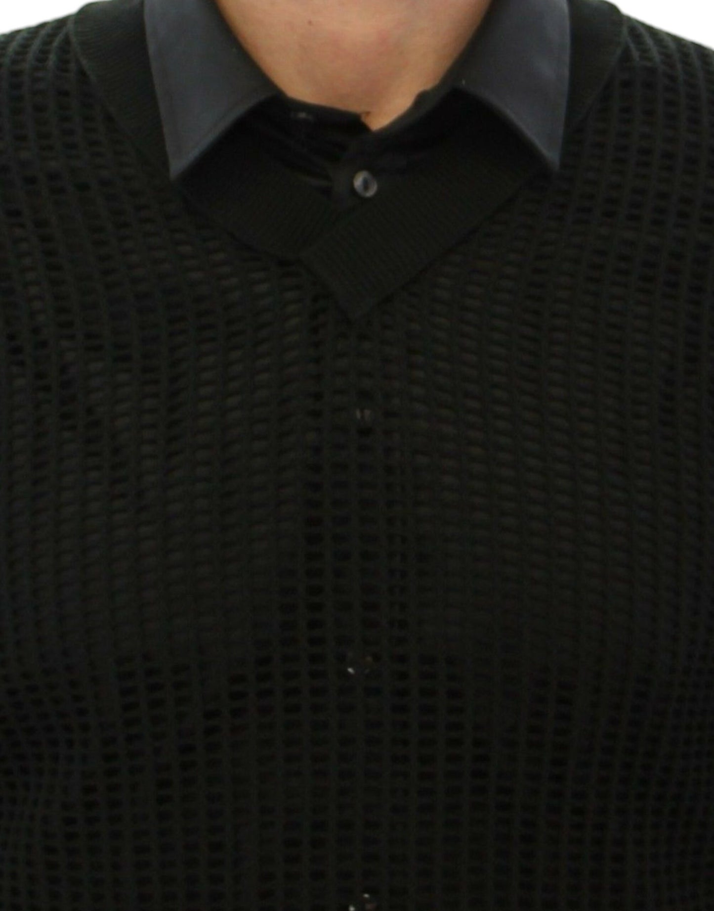 Refined, regular fit sweater with keen attention to fitting