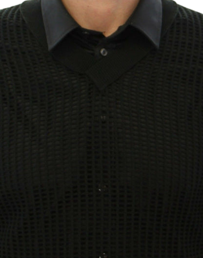 Refined, regular fit sweater with keen attention to fitting
