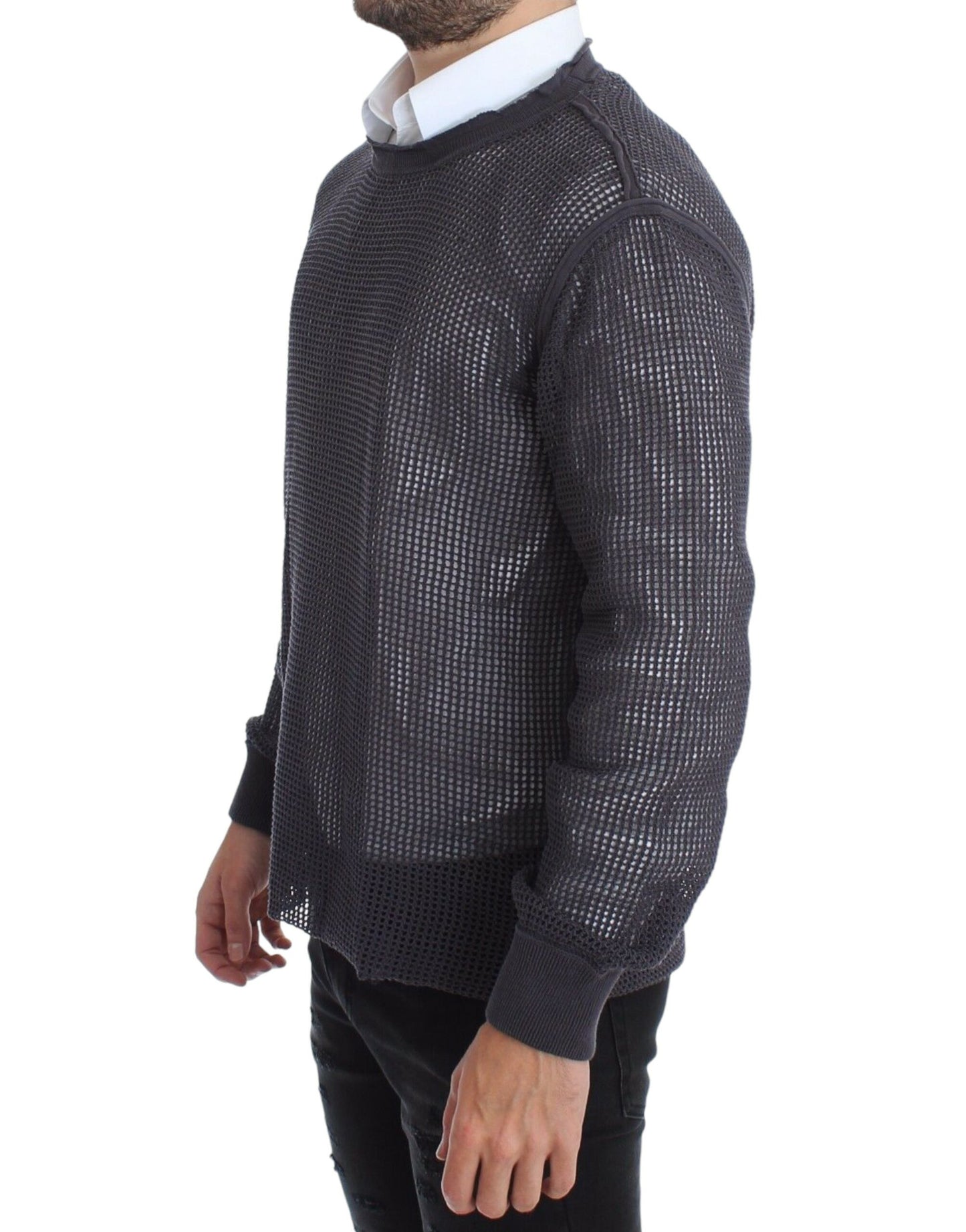 Luxurious and comfortable long arm sweater in elegant light purple color