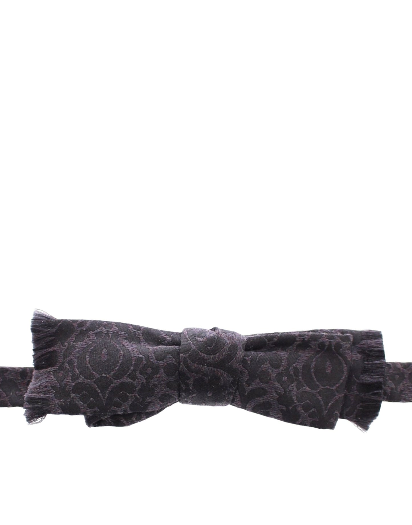 Luxurious combination of silk and wool adorned with classic black and gray paisley design