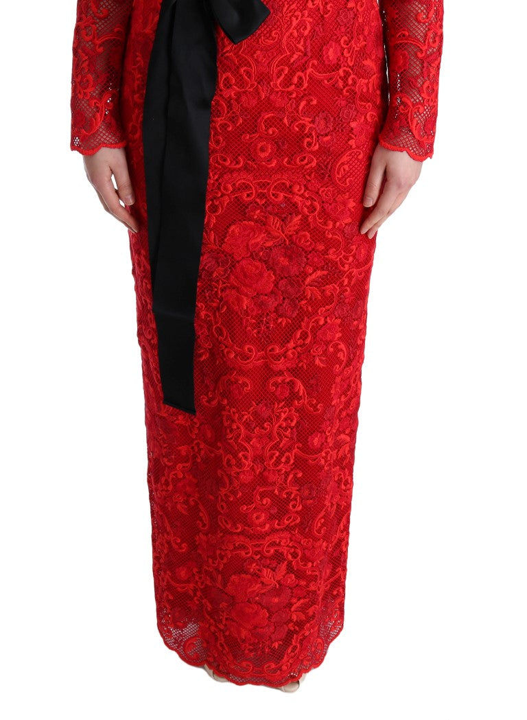 Red silk stretch inner lining for comfort and style