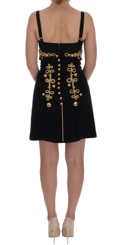 Sleeveless dress exuding elegance and high craftsmanship
