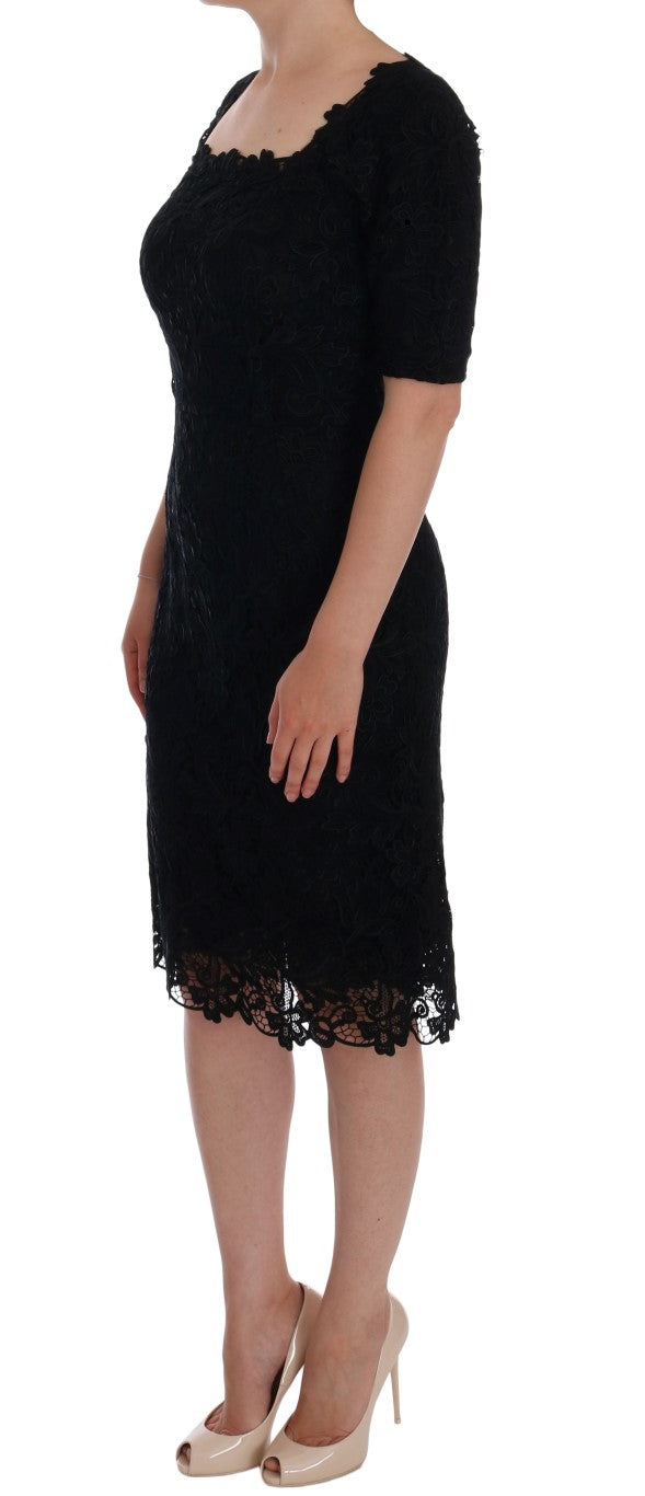 Luxurious silk stretch inner lining for unrivaled comfort