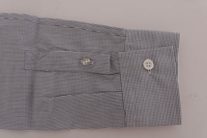 Effortless style with a touch of contemporary flair