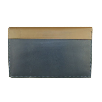 Functional and sleek design with ample card holders