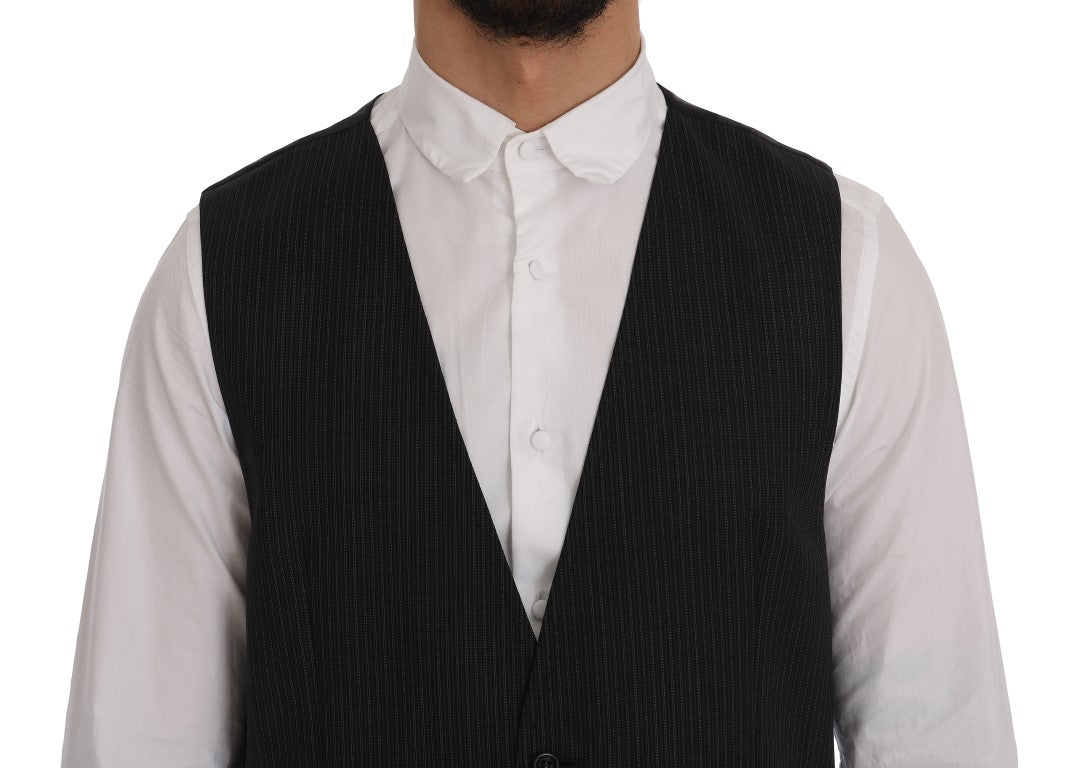  Italian craftsmanship and luxury in the gray wool vest 